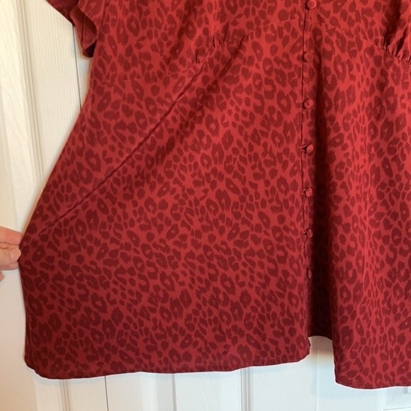 Torrid Satin Animal Leopard Print Button Front Blouse 3X - Picture 6 of 11